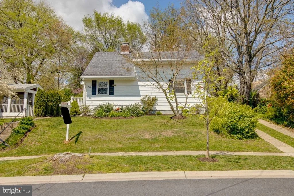 Photo of 903 ROBIN ROAD