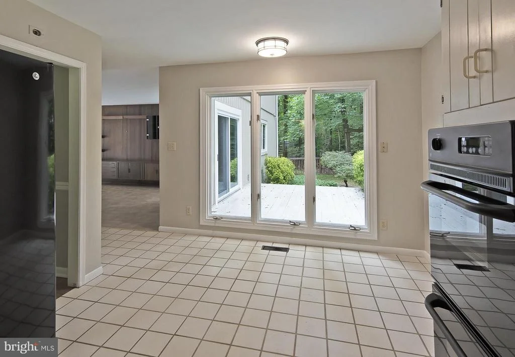Photo of 7101 WOLF DEN ROAD