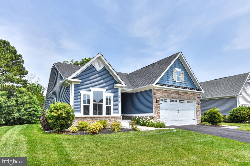 Photo of 33512 AUBURN DRIVE