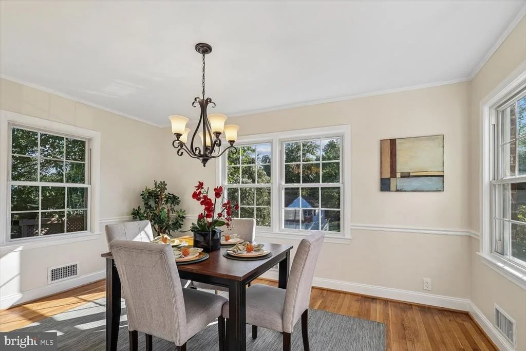 Photo of 1501 CREST ROAD