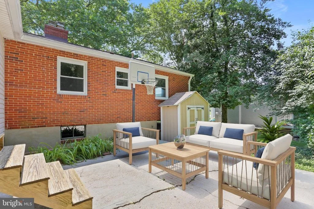 Photo of 1128 W NOLCREST DRIVE