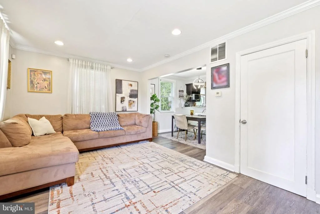 Photo of 4214 THORNCLIFF ROAD