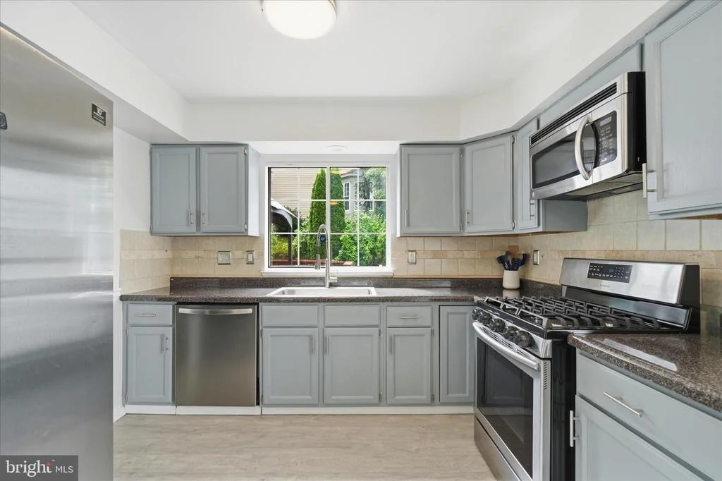 Photo of 7927 CITADEL DRIVE