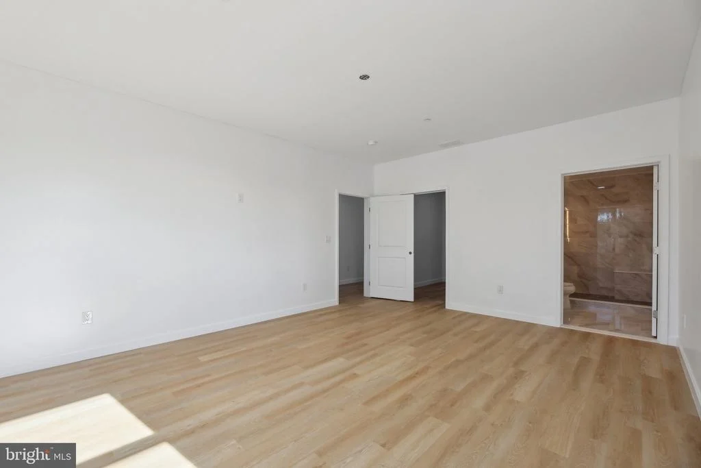 Photo of 8325 GROVE ANGLE ROAD