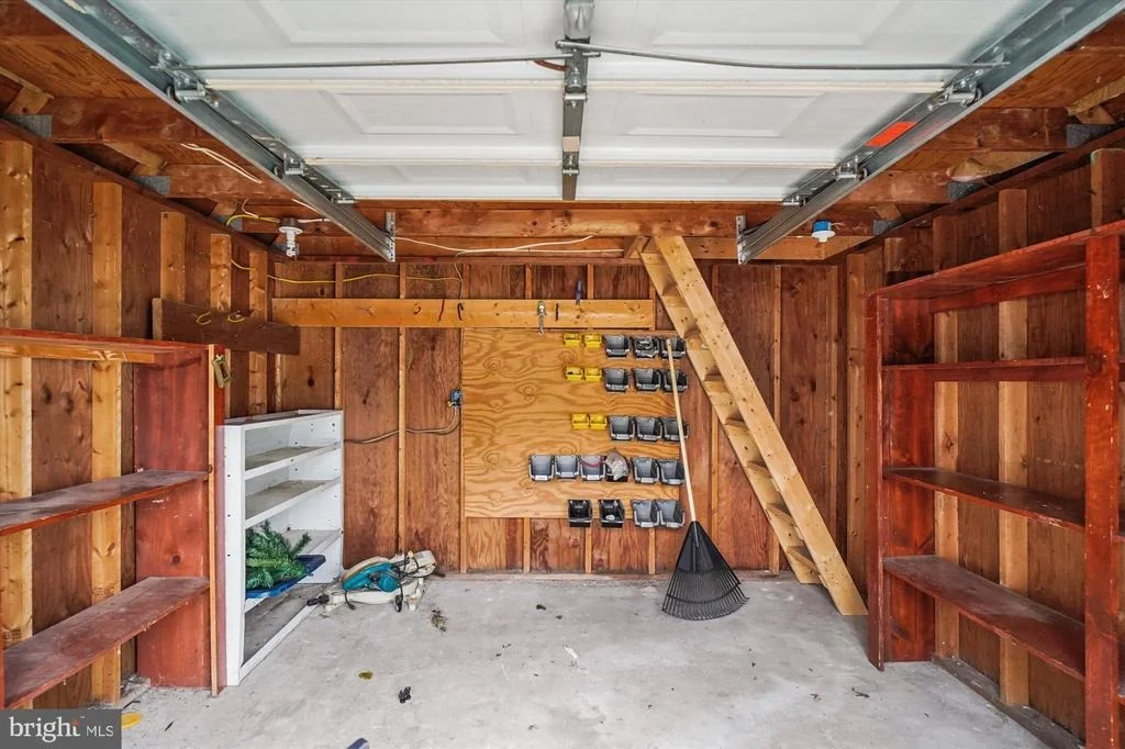 Photo of 417 WHITE OAK PLACE