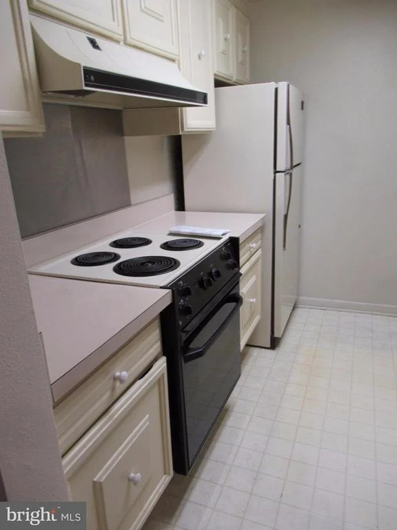 Photo of Unit 101E at 3642 GLENEAGLES DRIVE