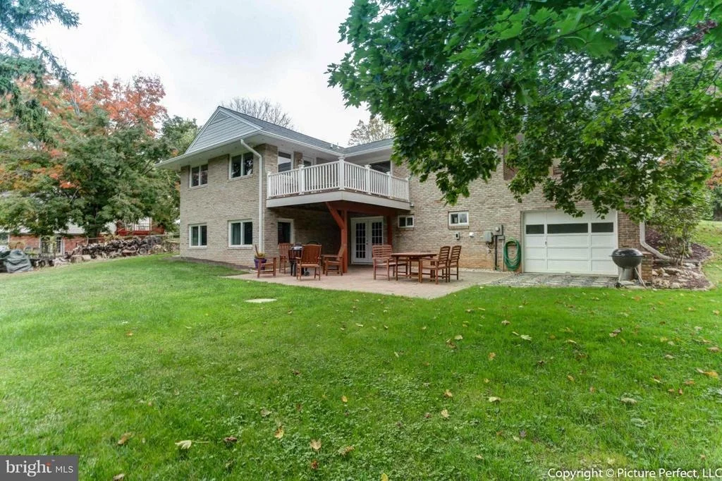Photo of 28308 HONEYSUCKLE DRIVE