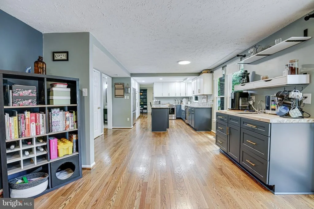 Photo of 15198 HOLLEYSIDE DRIVE