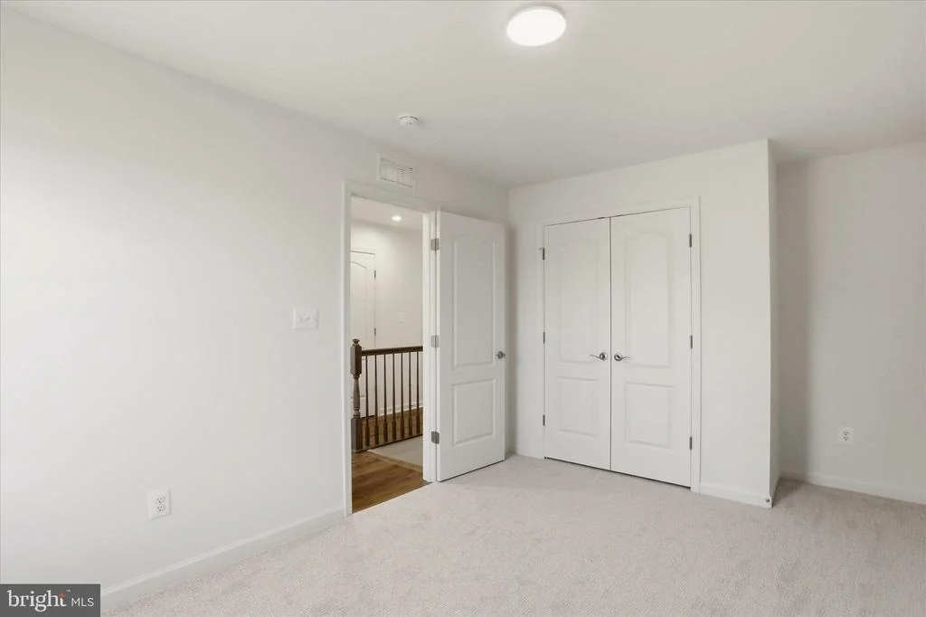 Photo of 462 LUDGATE MANOR