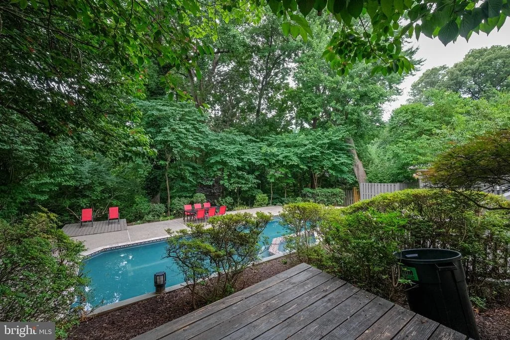 Photo of 7016 RIVER ROAD