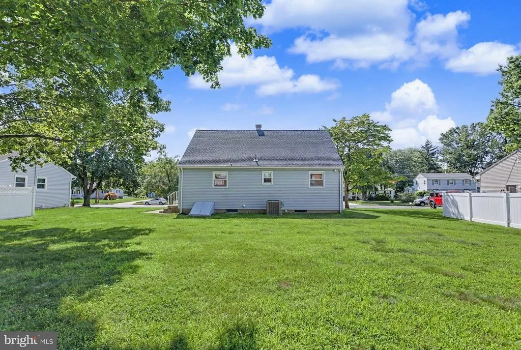 Photo of 16 RUNNING BROOK ROAD