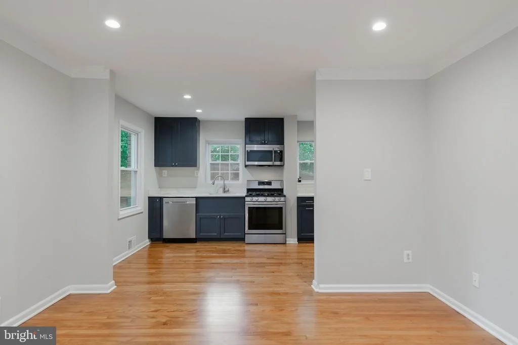 Photo of 5933 WILLIAMSBURG ROAD