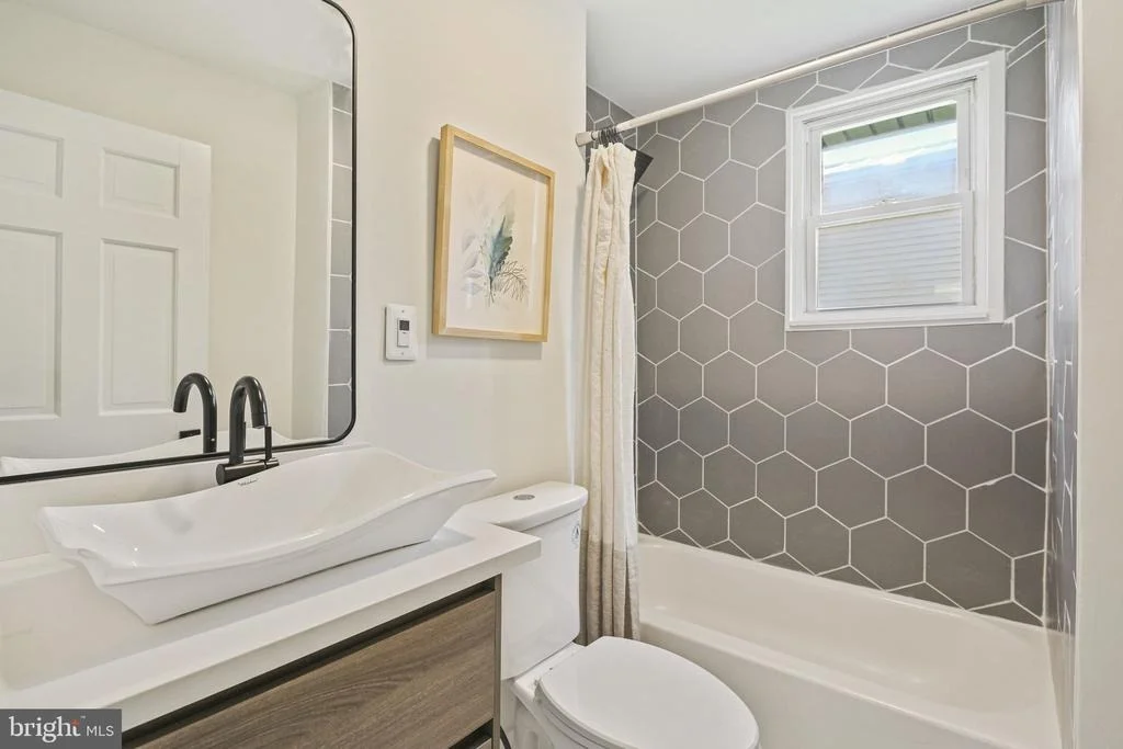 Photo of 515 FREYS ROAD