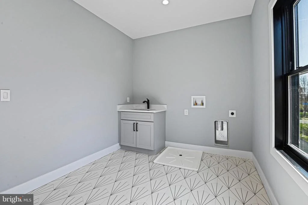 Photo of 1052 BALLS HILL ROAD