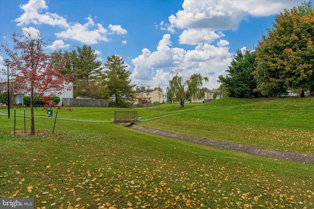 Photo of 5696 PEBBLE DRIVE