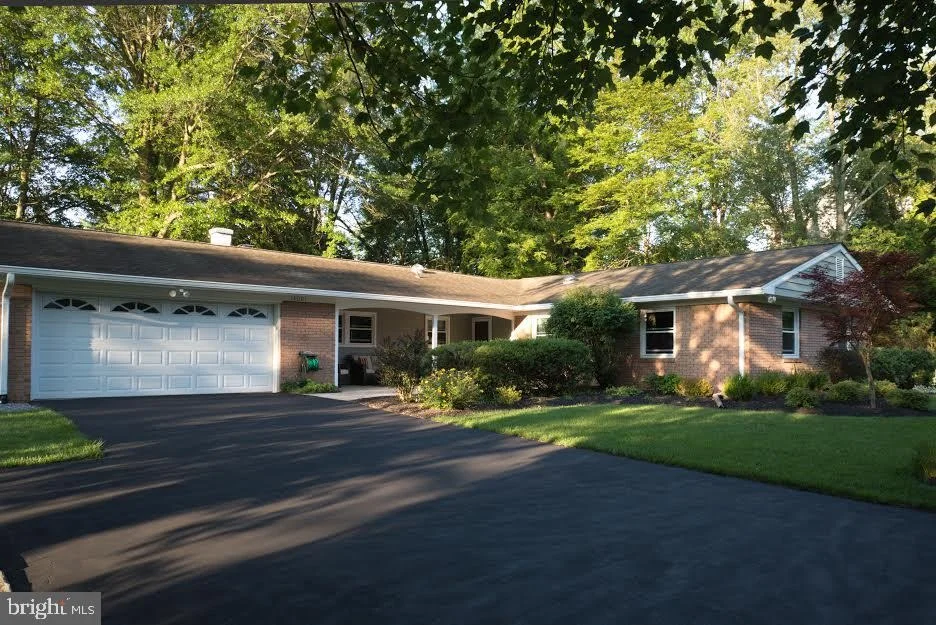 Photo of 14001 BETHPAGE LANE