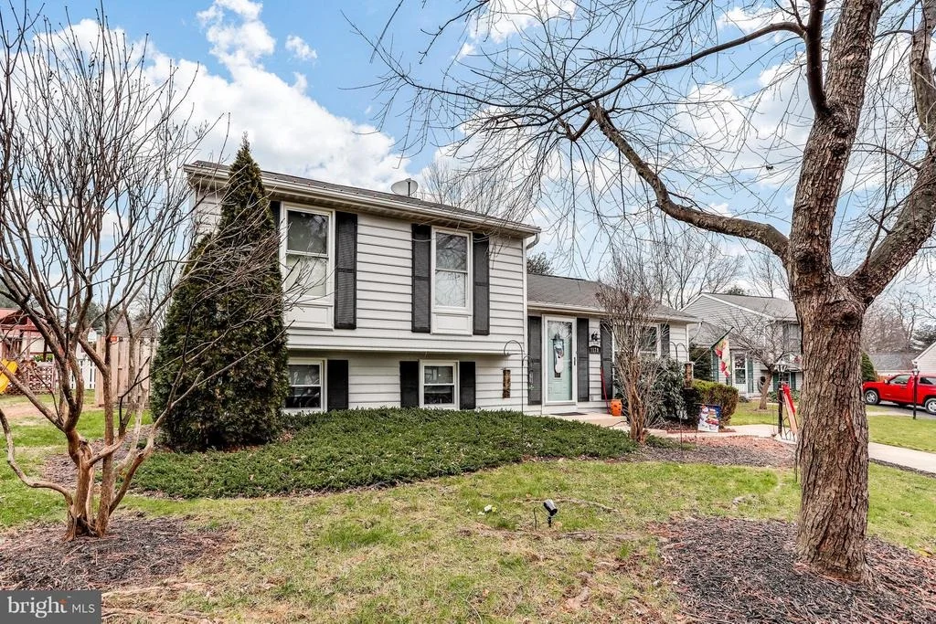 Photo of 1179 AVONDALE COURT