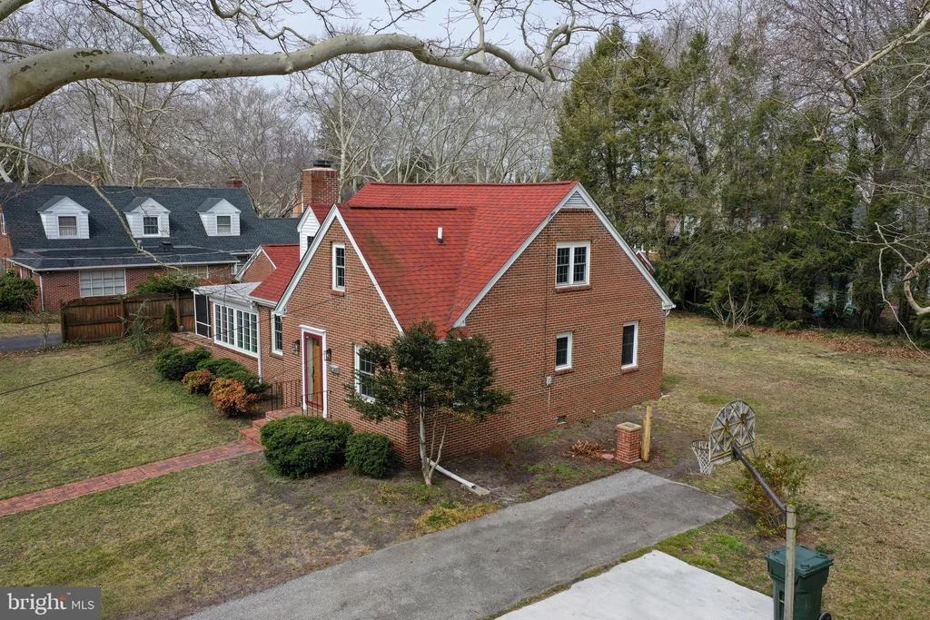Photo of 227 PINEHURST AVENUE