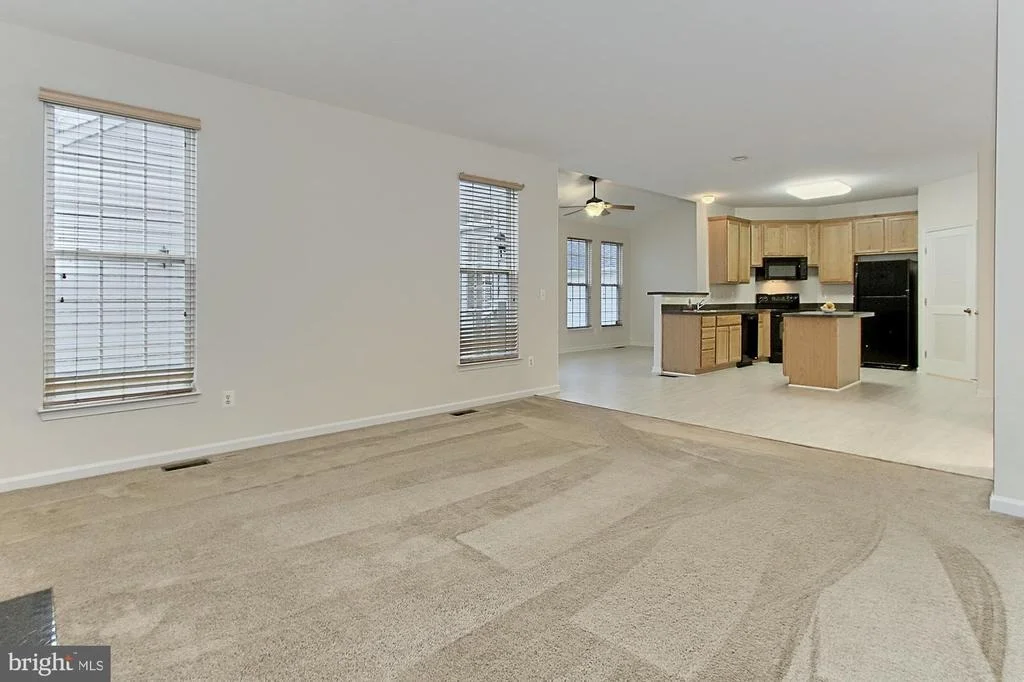 Photo of 6715 SELBOURNE LANE