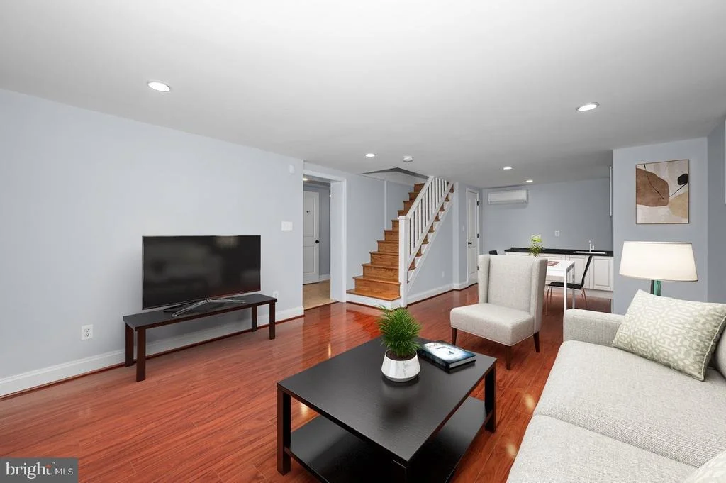 Photo of 6 E HAMILTON AVENUE