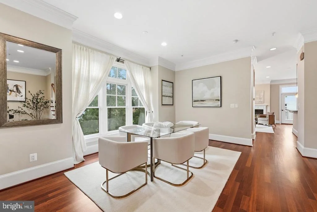 Photo of 4462 MACARTHUR BOULEVARD NW