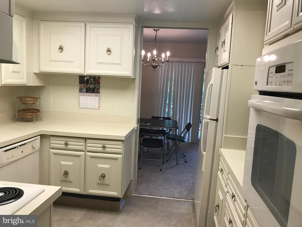 Photo of Unit 712D at 3362 GLENEAGLES DRIVE