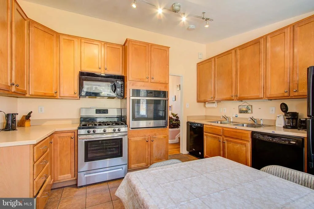 Photo of 606 BURNT MILLS AVENUE