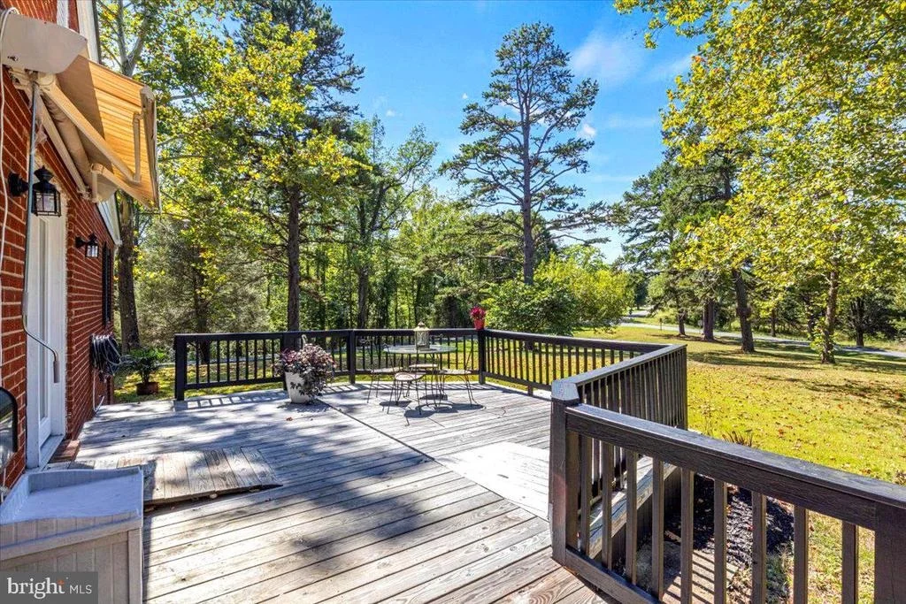 Photo of 1042 GEORGE JAMES LOOP
