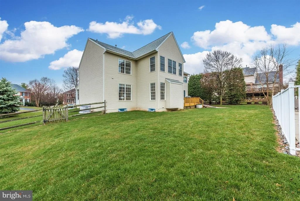Photo of 6704 HEIRLOOM COURT