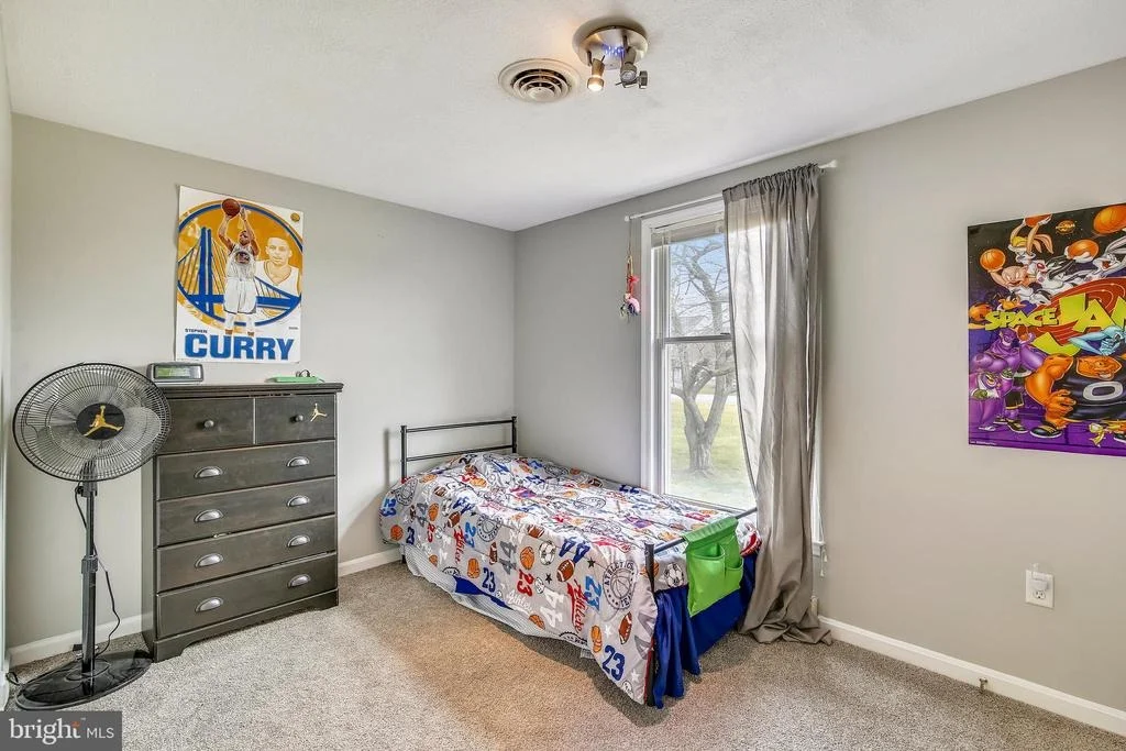 Photo of 19510 THOMAS DRIVE