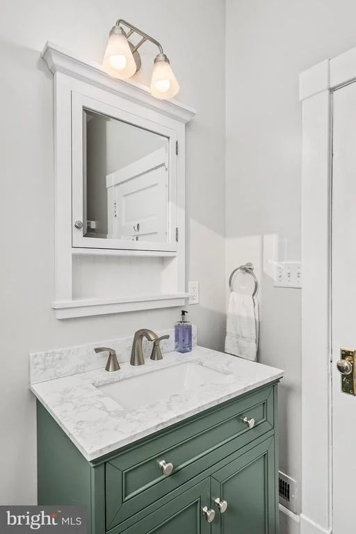 Photo of 208 EDGEWATER DRIVE