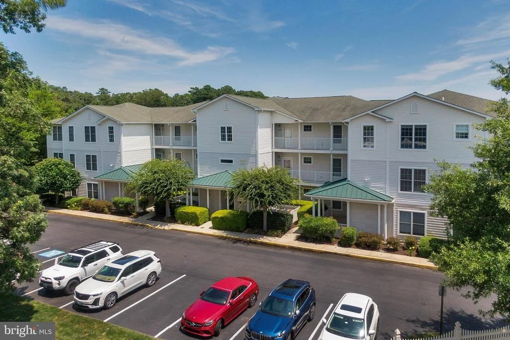 Photo of Unit 4303 at 20007 SANDY BOTTOM CIRCLE