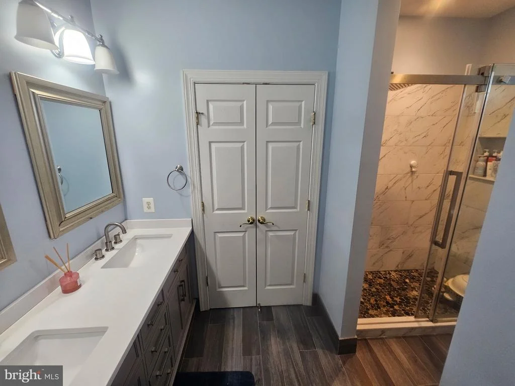 Photo of 44121 RIVERPOINT DRIVE