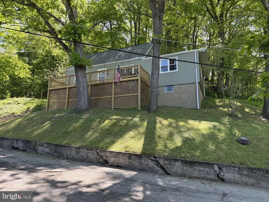 Photo of 32 FAIRFAX DRIVE