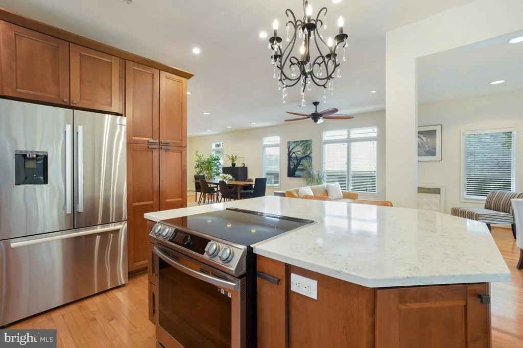 Photo of 412 SILVER SPRING AVENUE