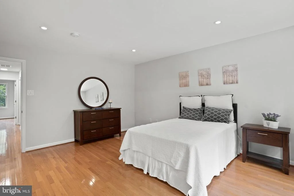 Photo of 1410 FALLSWOOD DRIVE