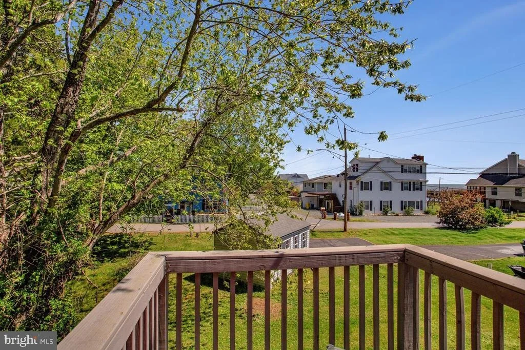 Photo of 4912 MARINERS DRIVE