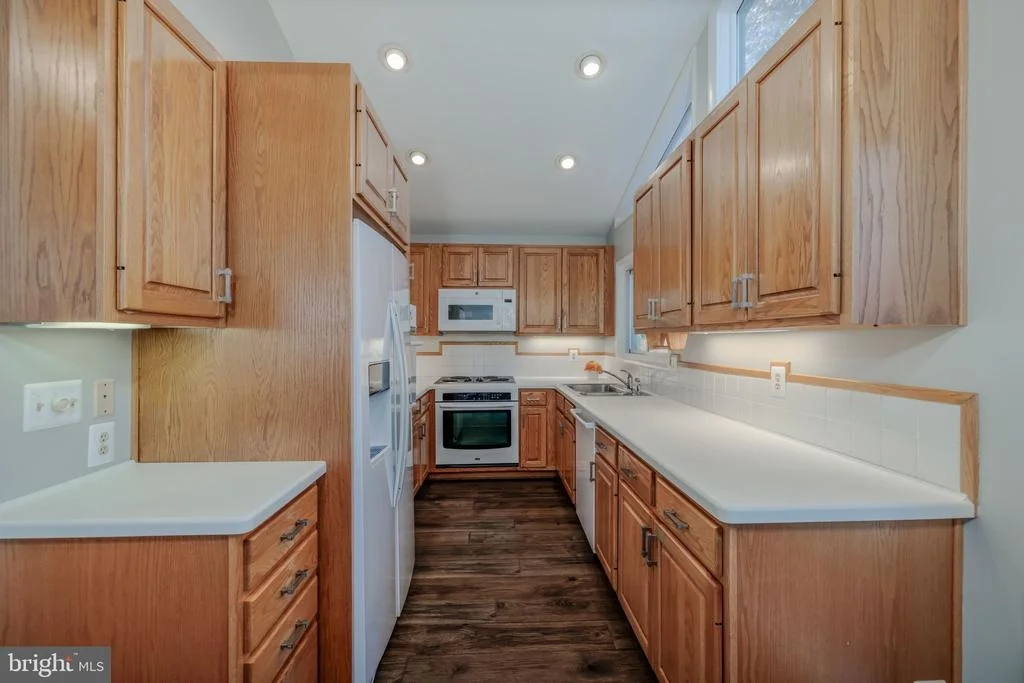 Photo of 8815 BURBANK ROAD