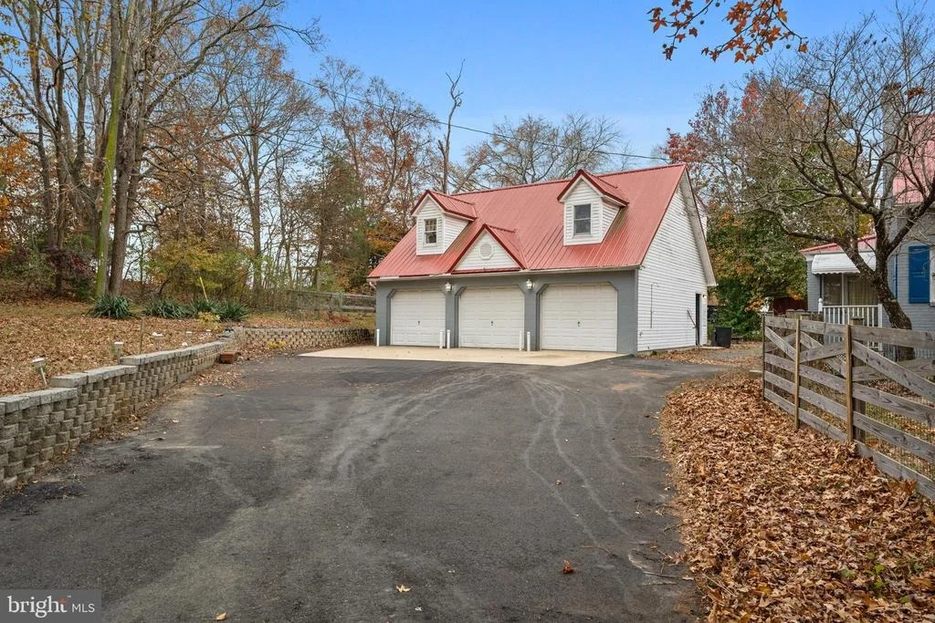 Photo of 2605 MARSHALL HALL ROAD