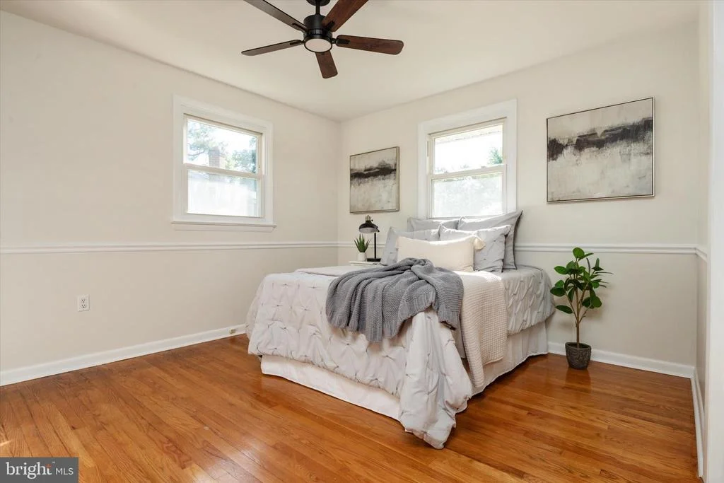 Photo of 596 FOREST VIEW ROAD