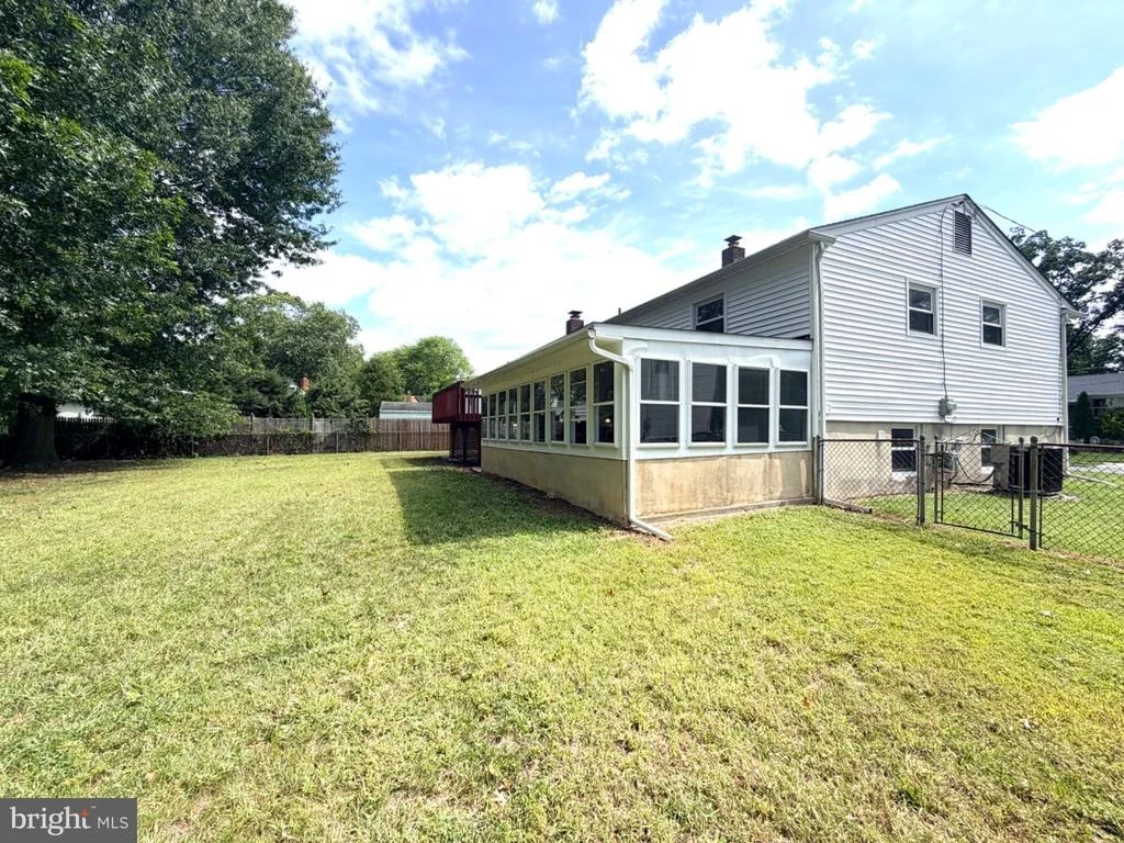 Photo of 806 SUNSET DRIVE