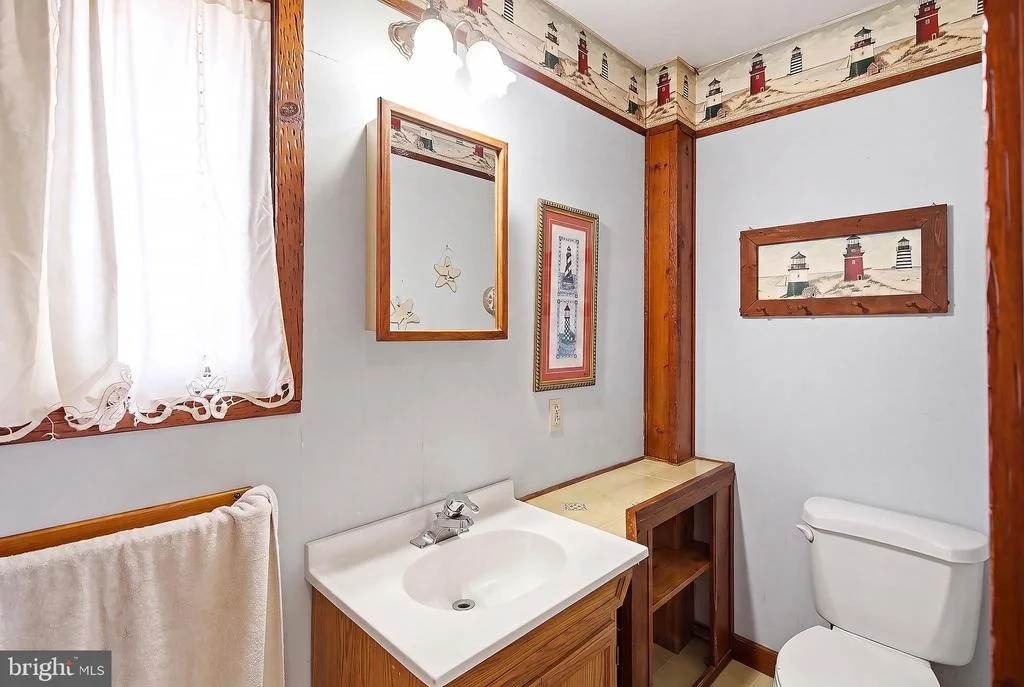 Photo of 72 ROSALYN DRIVE