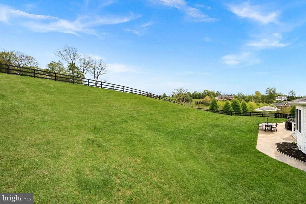 Photo of 15064 BARLOW DRIVE