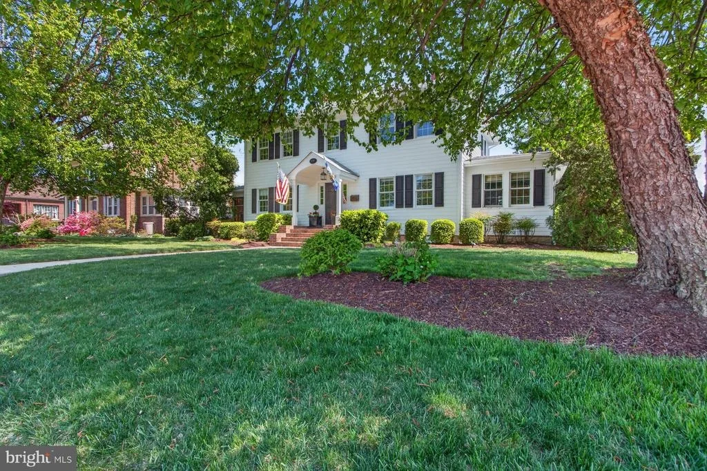 Photo of 829 SAVANNAH ROAD