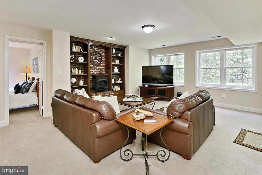 Photo of 5749 YEWING WAY