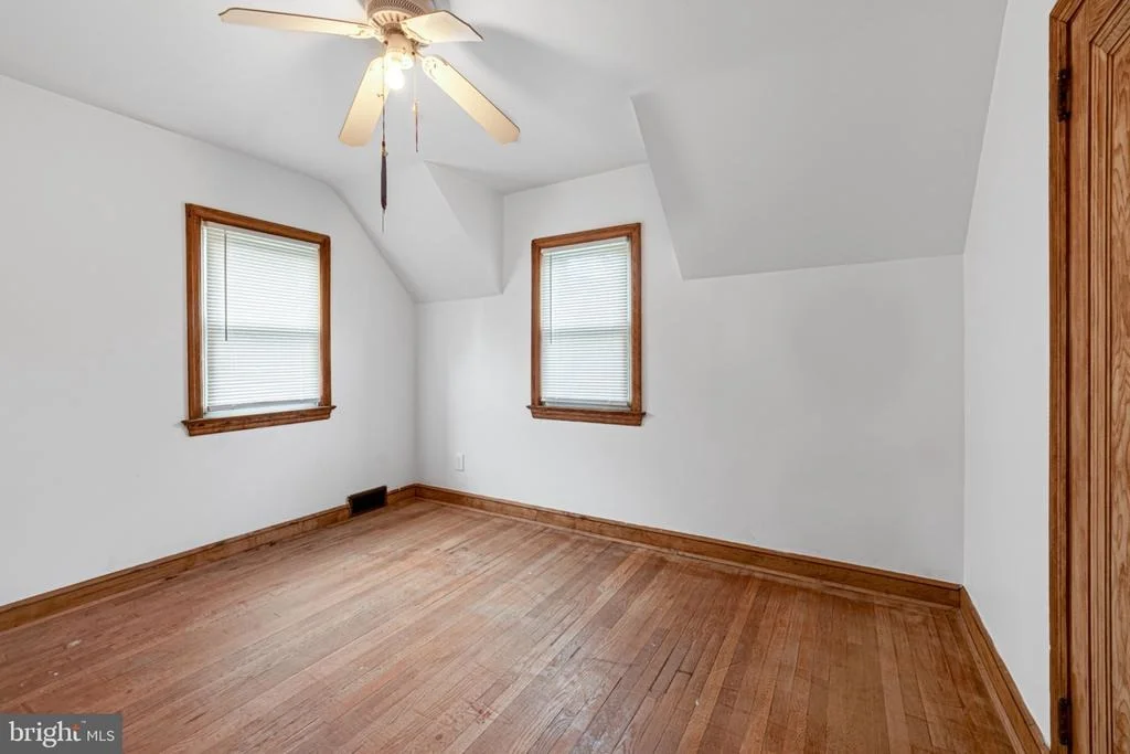Photo of 1124 45TH PLACE SE