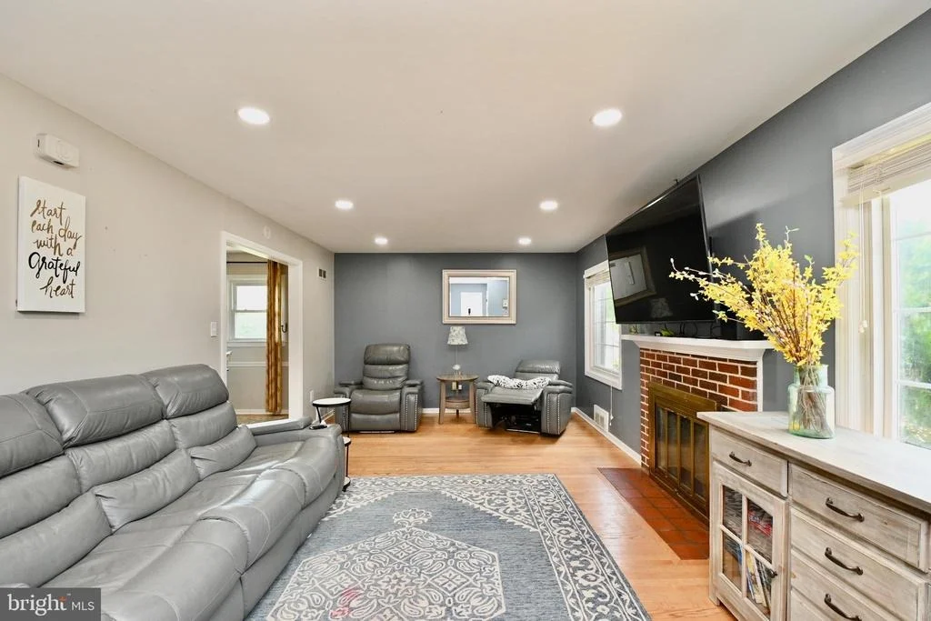 Photo of 1801 ROLLINS DRIVE