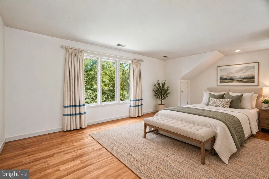 Photo of 10320 GLEN ROAD