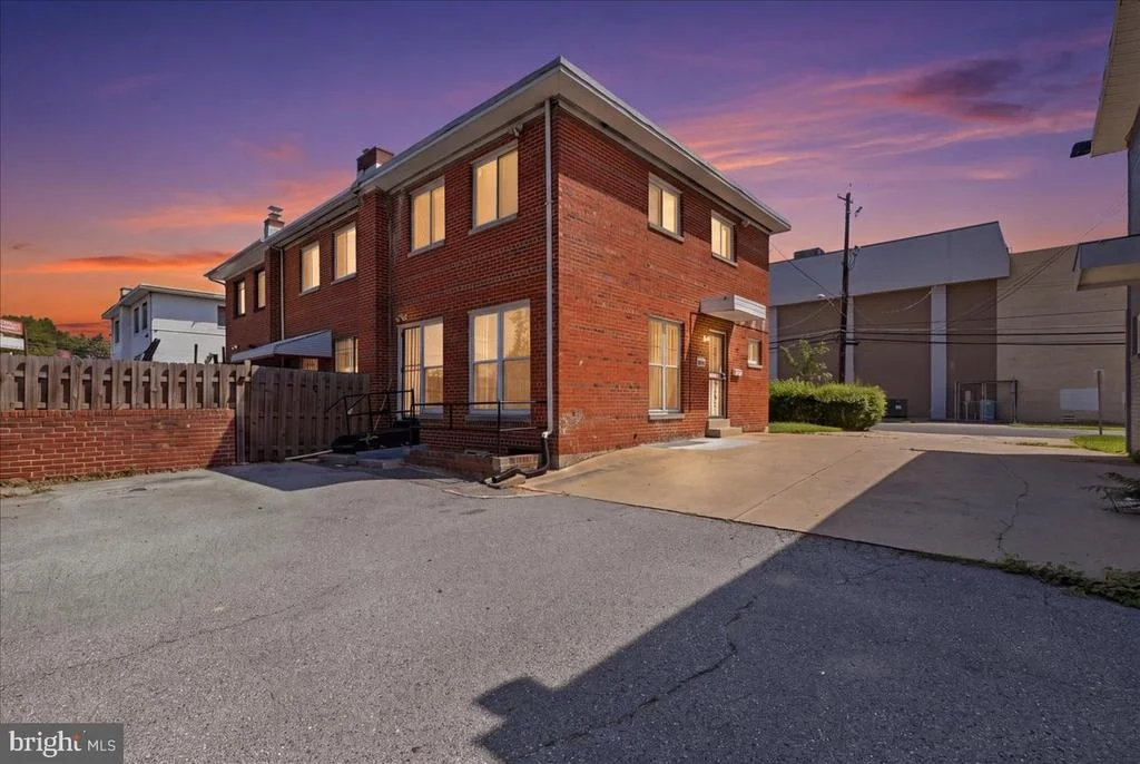Photo of 3018 SAINT CLAIR DRIVE