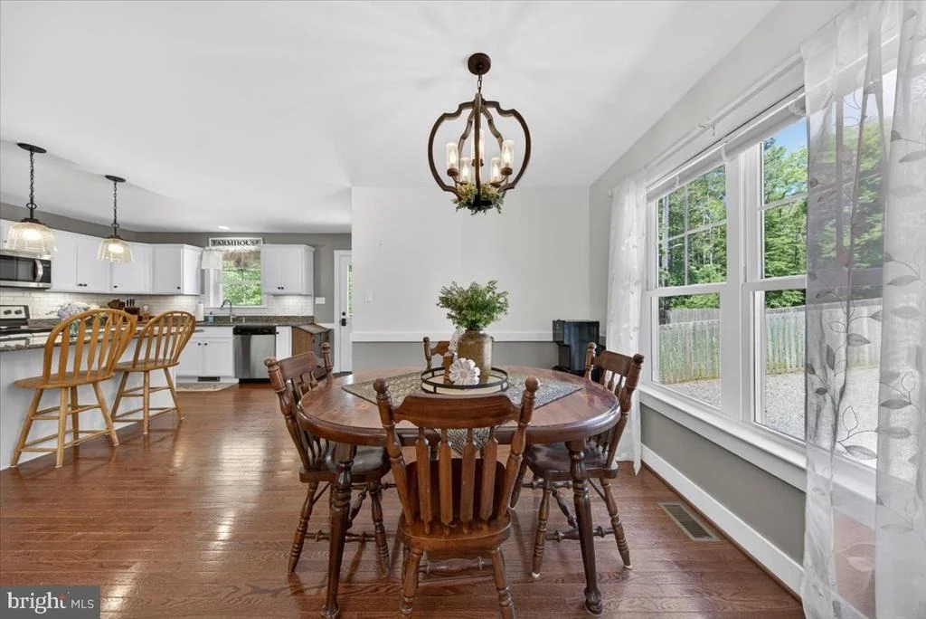 Photo of 844 MANCHESTER ROAD